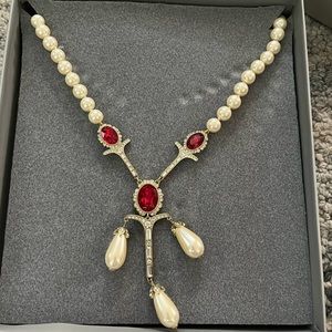 Heidi Daus necklace